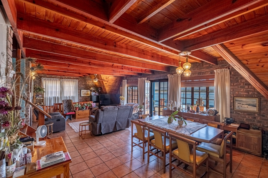 To Let 4 Bedroom Property for Rent in Amsterdamhoek Eastern Cape